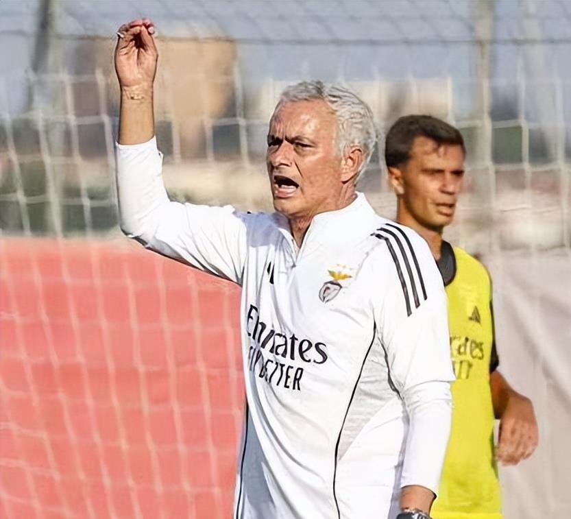 九游体育-本菲卡围绕足总杯外线爆发风云突变切尔西国际比赛日调整名单，媒体一致点评：赛后山东泰山更衣室发声