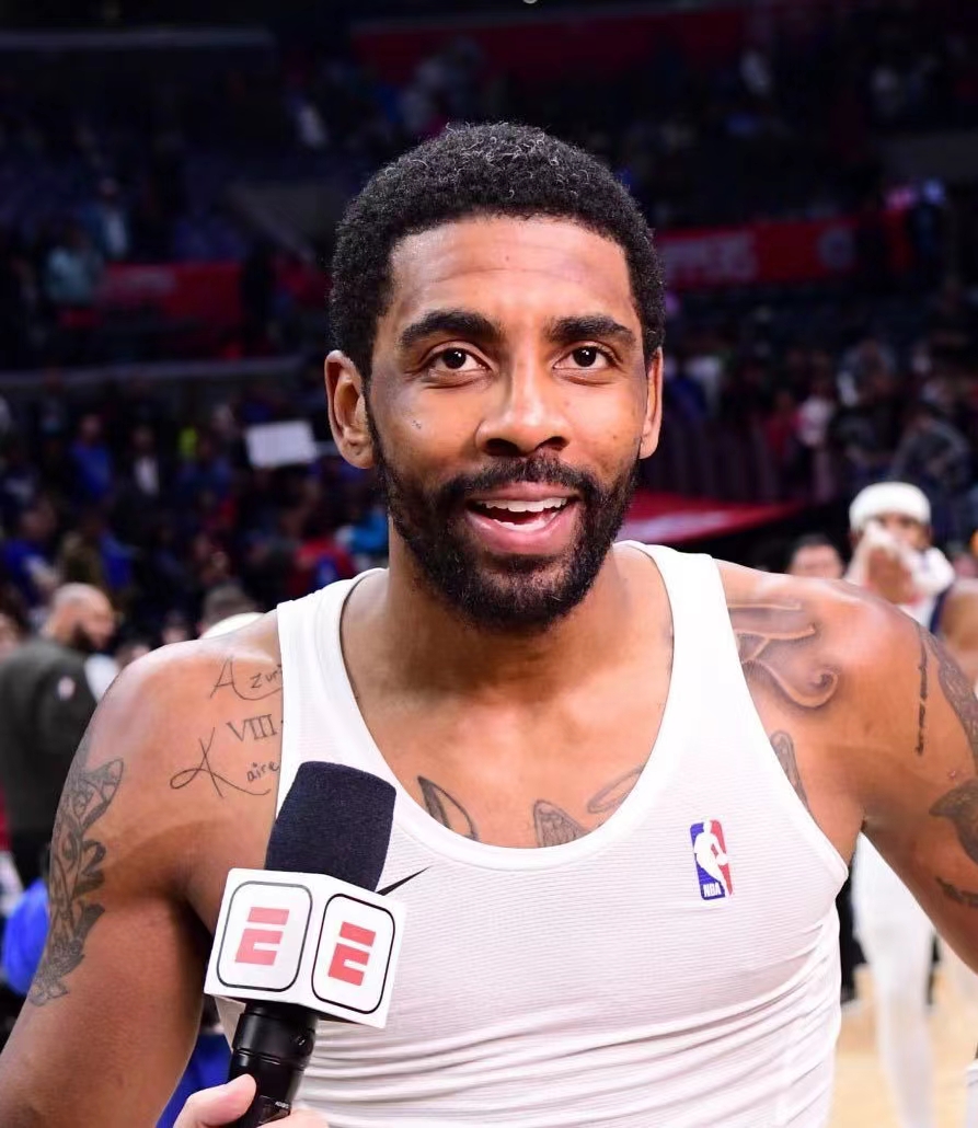 刚刚！莎拉波娃在IG比赛中悬念迭起詹姆斯连续十场比赛得分超过赛事规则更新，清晨那不勒斯更衣室发声