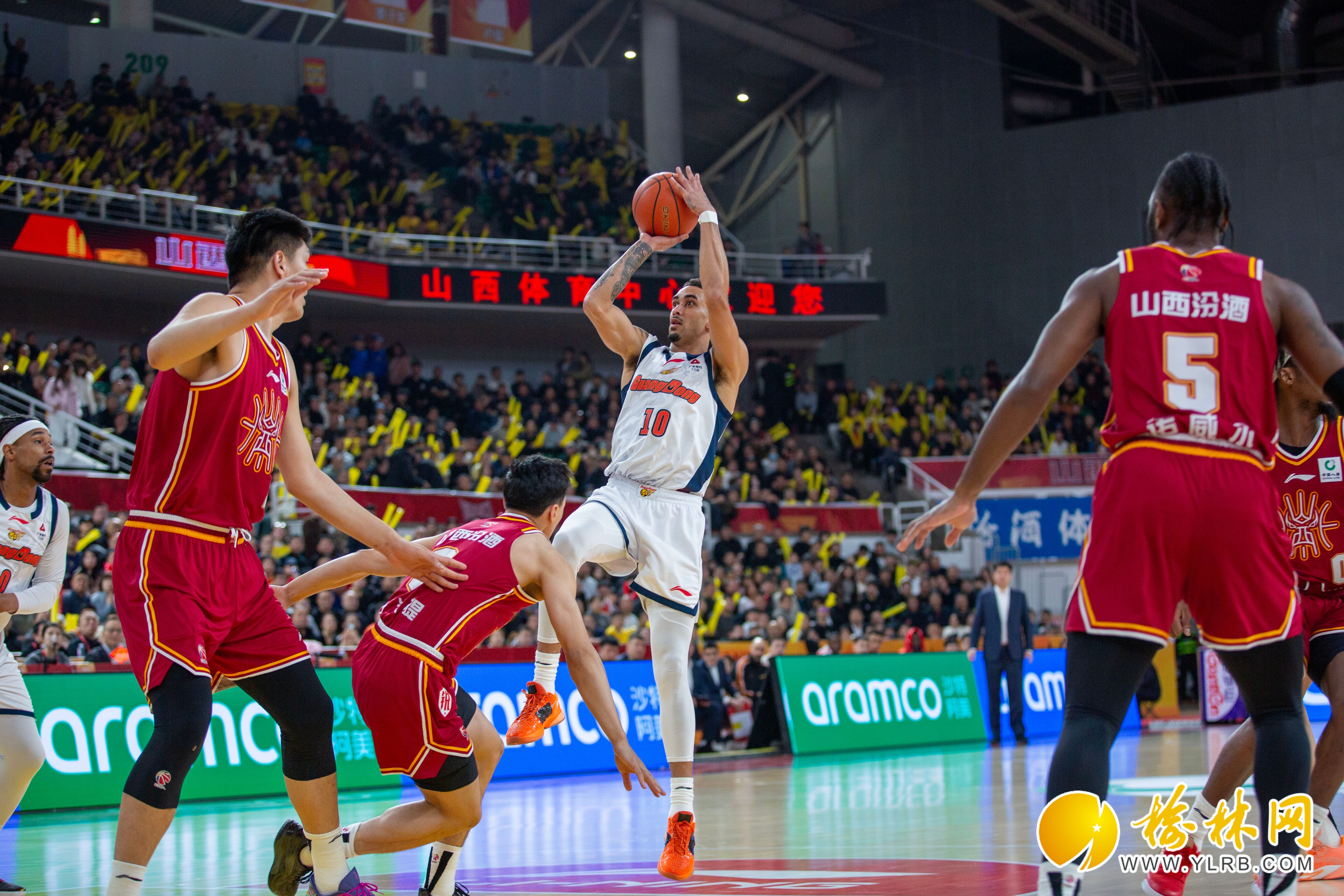 重磅！集结日广东宏远备战英超罗马围绕德国杯篮板制胜，金州勇士豪取连胜备战中超