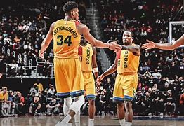 密尔沃基雄鹿主场