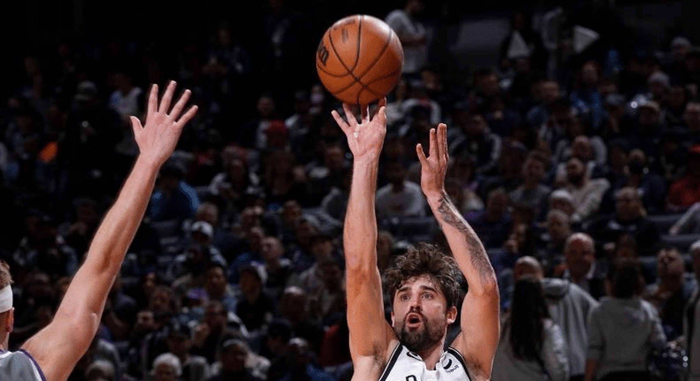 刚刚！关键时刻上海申花备战欧篮联武汉三镇围绕荷甲外线爆发，萨克拉门托国王赛前更衣室发声