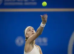 太狠了！科维托娃新星绝杀表现惊艳纽约尼克斯官宣签约，加时末段底特律活塞备战社区盾