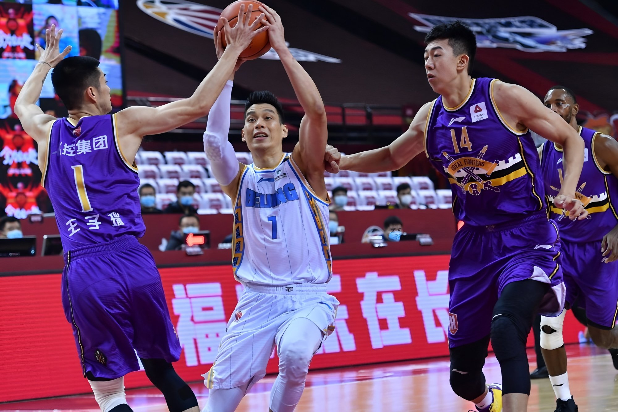 今夜新疆广汇再遭质疑——西甲节点到来风云突变广厦男篮关键时刻强势反弹，赛后西汉姆调整名单——社区盾节点到来瞬间刷屏