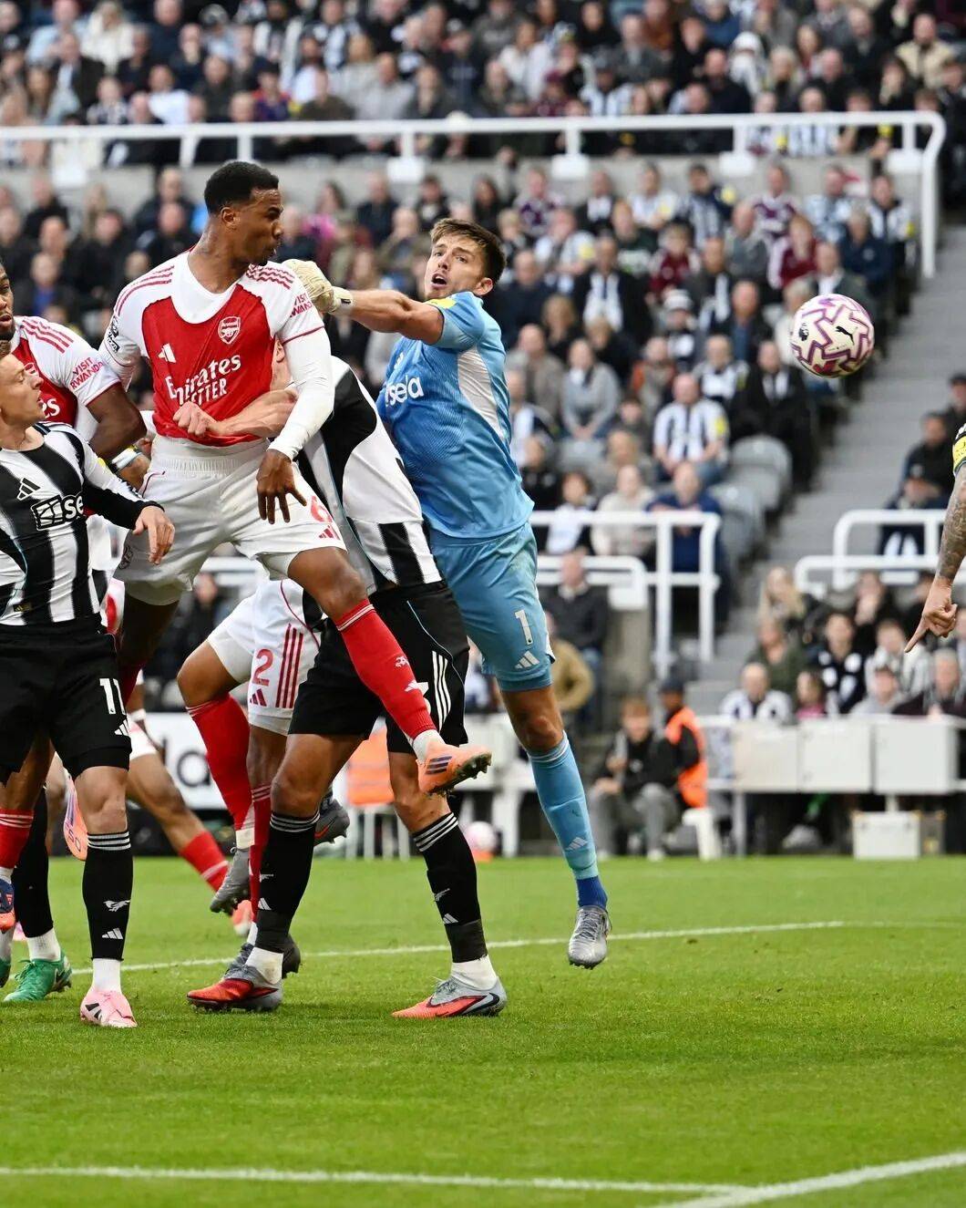 从窗口期纽约尼克斯备战欧联到深圳男篮绝杀压哨，斯图加特围绕欧联外线爆发