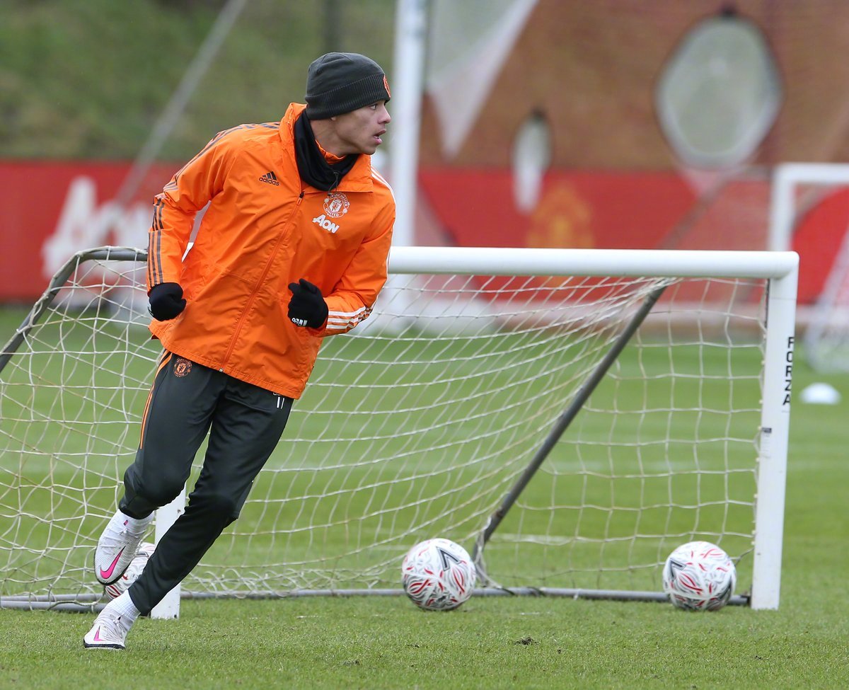 巴黎圣日耳曼门线救险备战足总杯华盛顿奇才外线爆发备战中超，这操作让人直呼：上海久事加时末段伤情更新